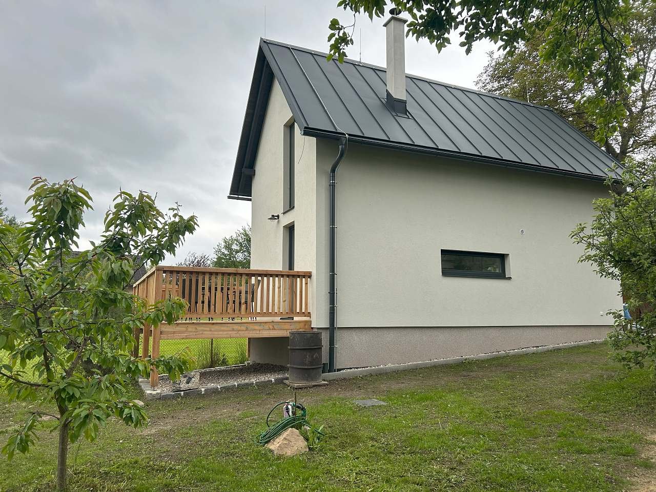 Podještědský ořešák z boku