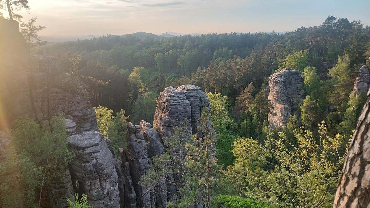 Pohled z vyhlídky v Prachovských skalách
