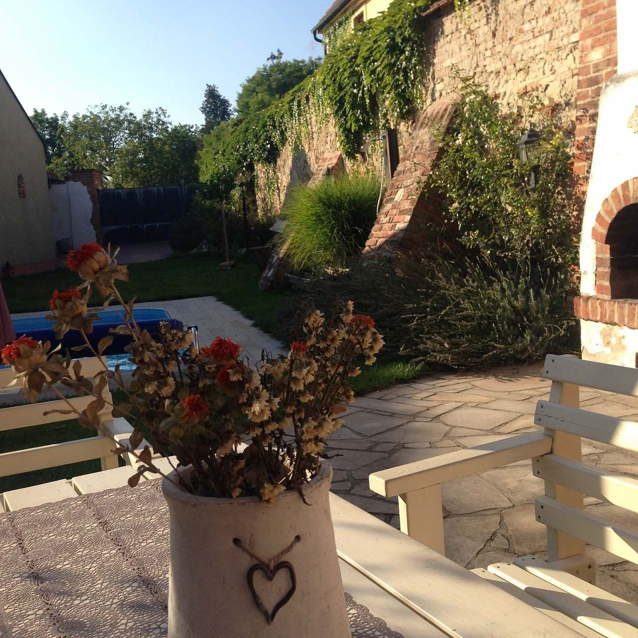 Posezení v Lormově dvoře