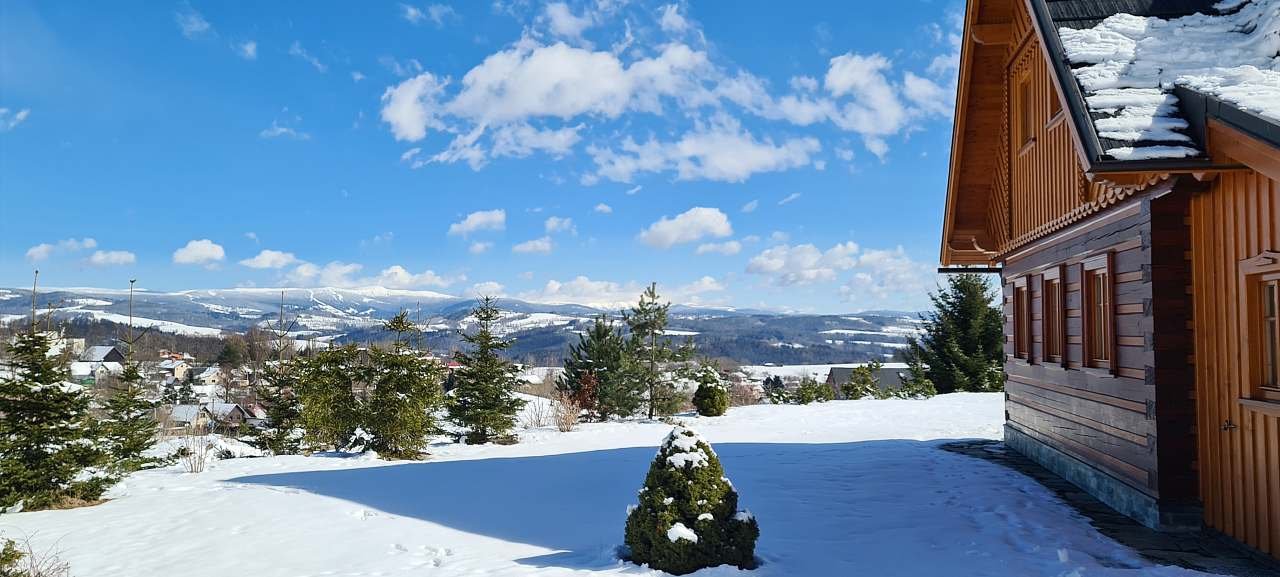 Roubenka čp 145 - krásné výhledy a rozlehlé pozemky poskytují klid a soukromí