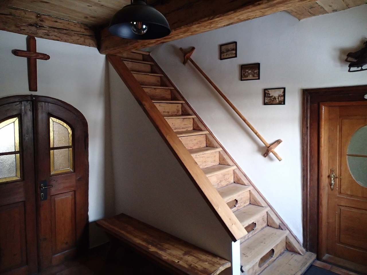 schodiště do 1. patra