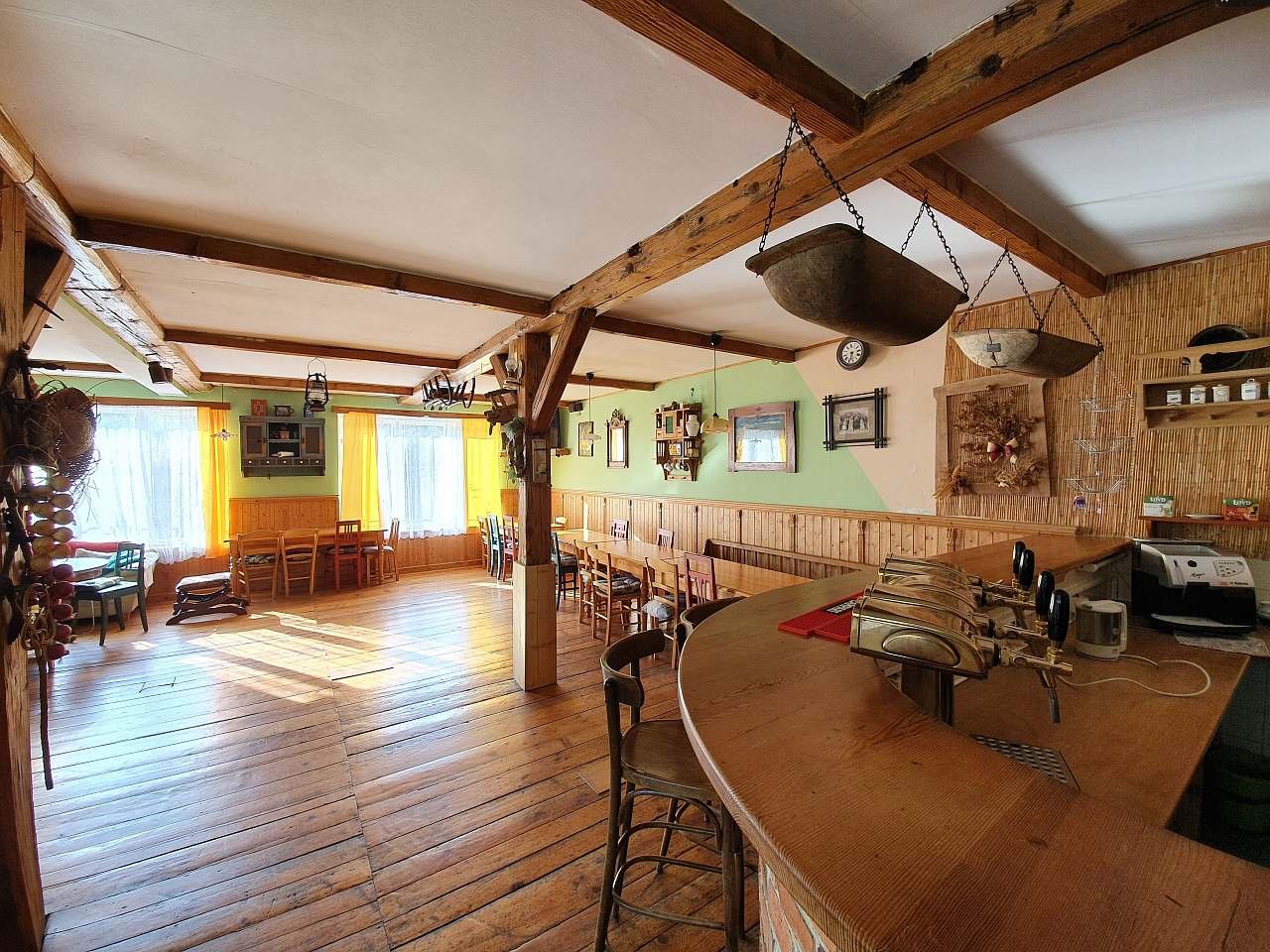 SPOLEČENSKÁ MÍSTNOST