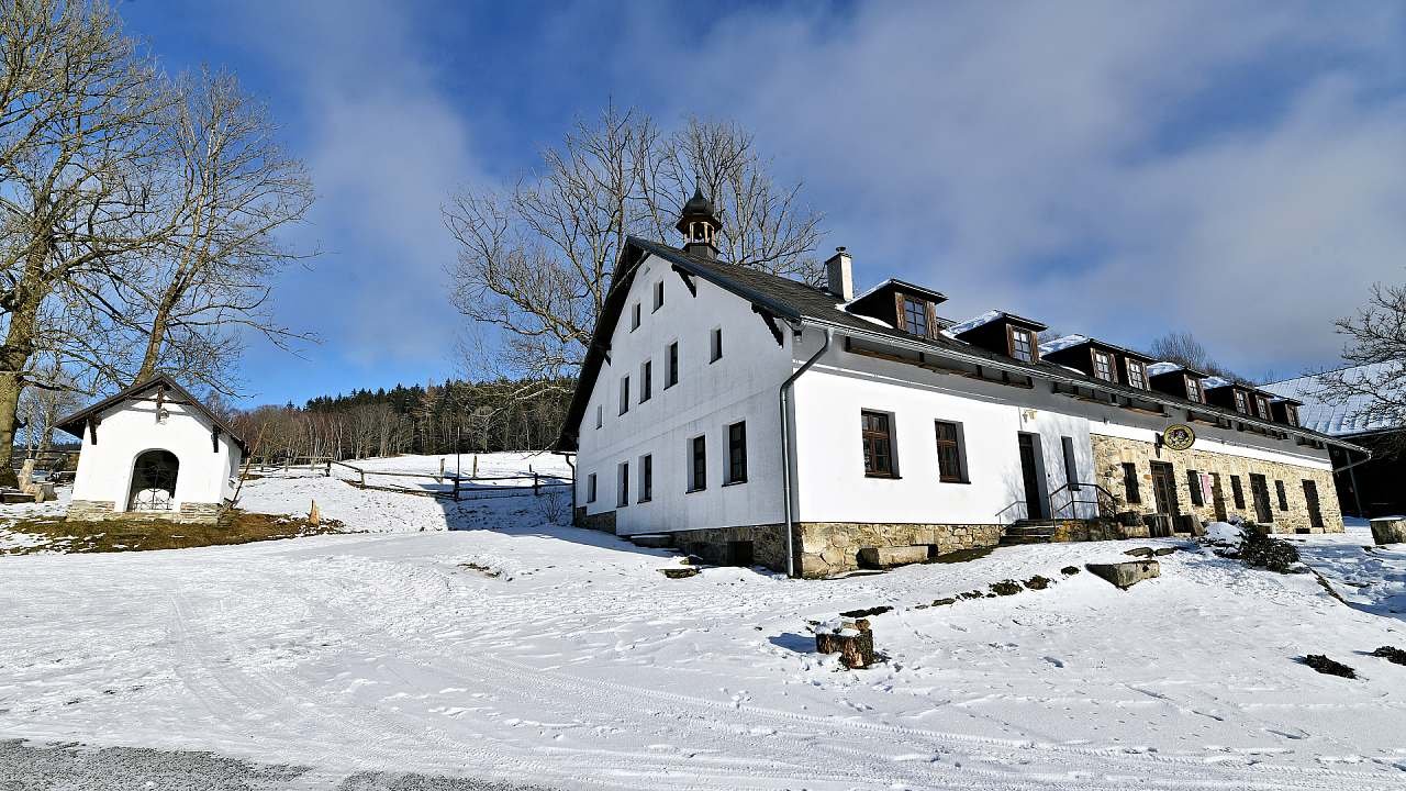 Statek Brčálník - penzion s hospůdkou