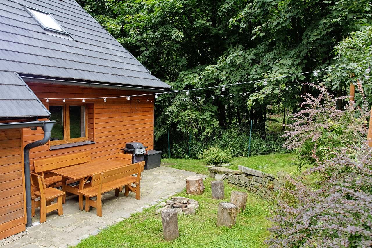 tady uslyšíte potok, který je kousek zaplotem