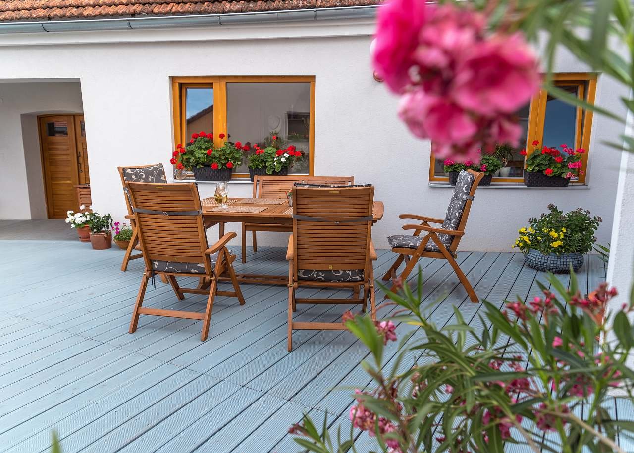 Ubytovani Palava - posezeni terasa