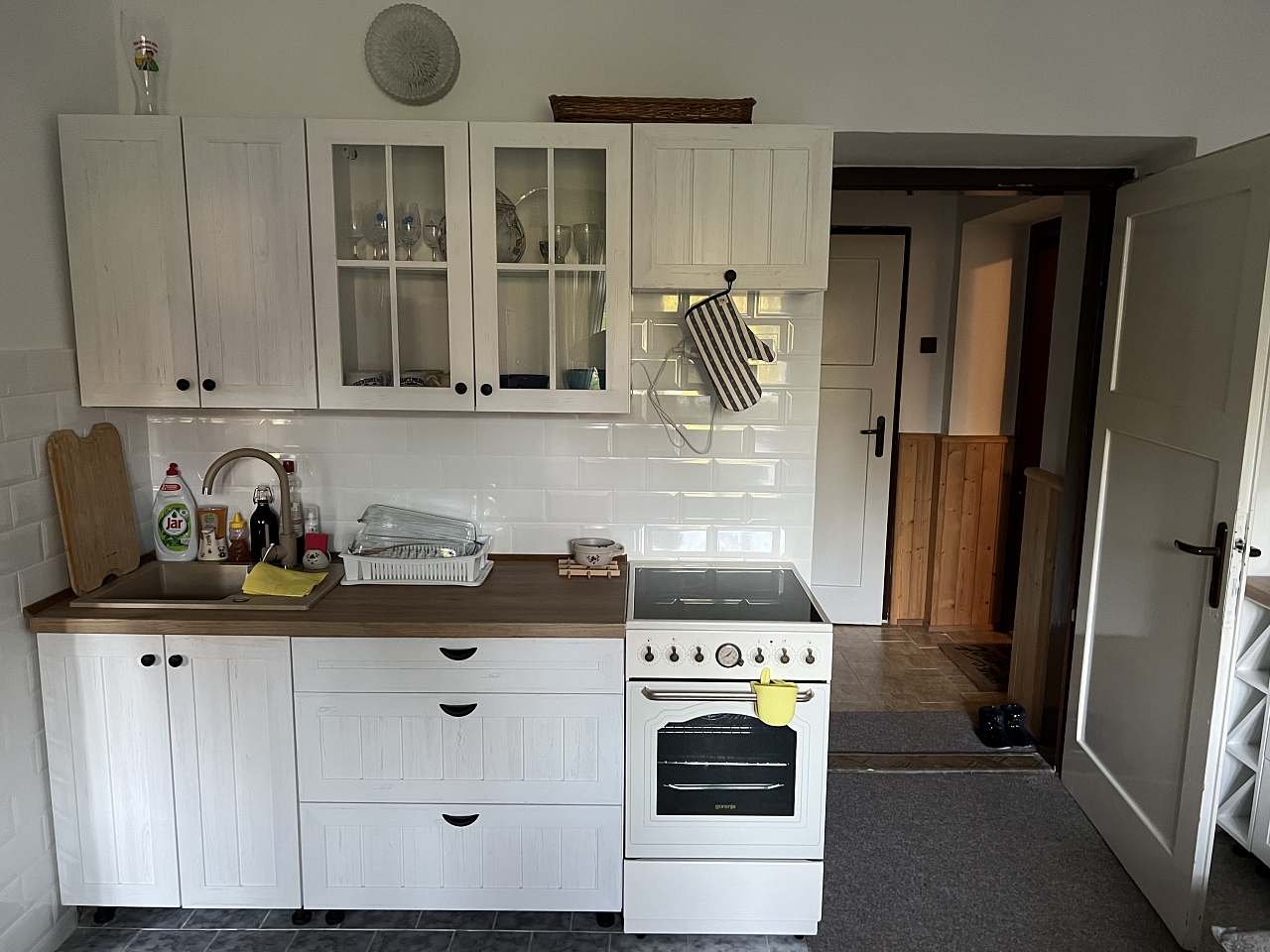 Vařte s chutí v moderně vybavené kuchyni s nádechem tradice.