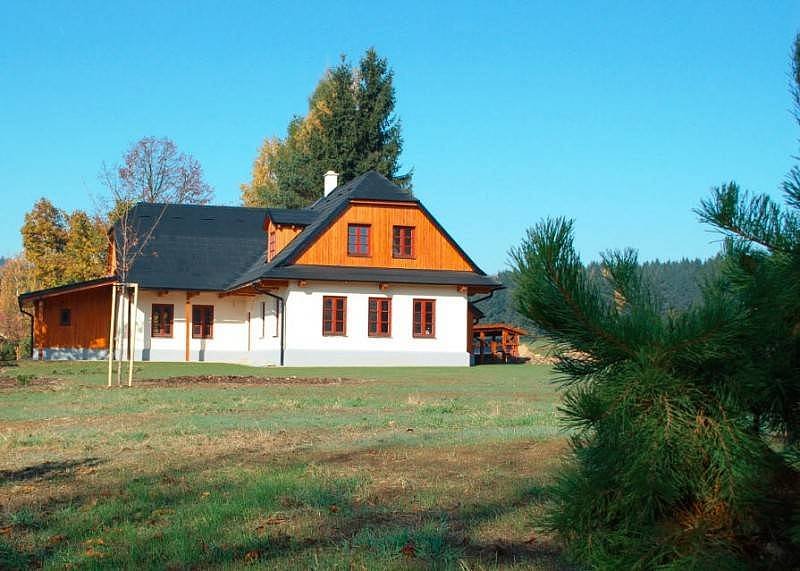 Velká oplocená zahrada (1700 m2)