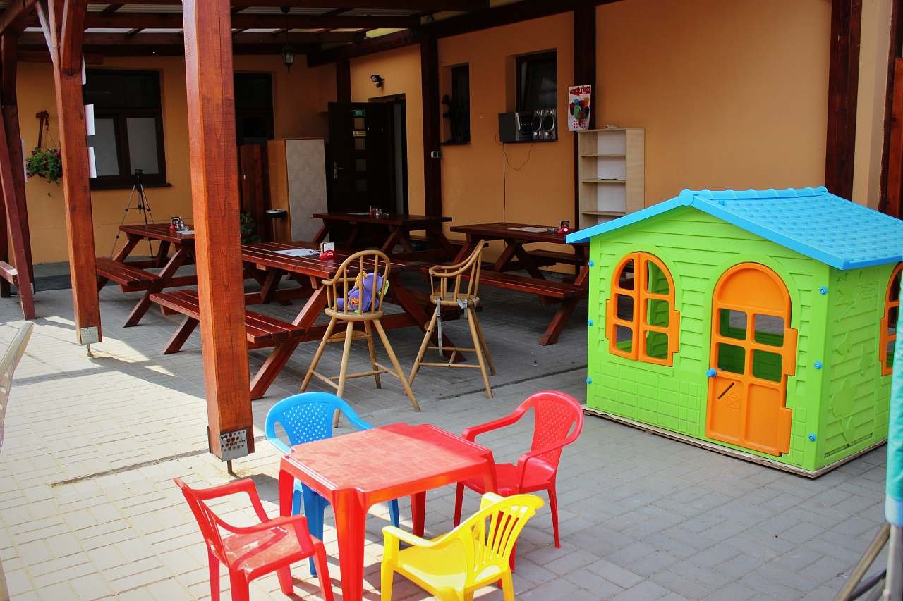 Venkovní dětský koutek na dvoře