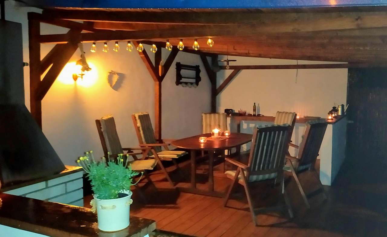 venkovní terasa - večerní