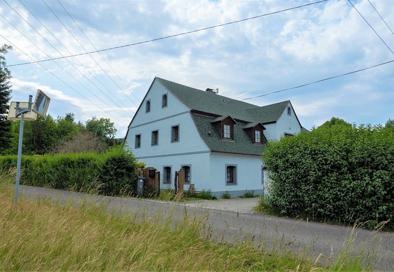 Vjezd do chalupy Ostašovka