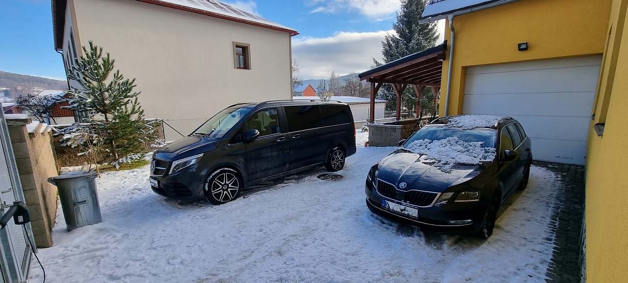 Žlutá chalupa Zdíkov parkování