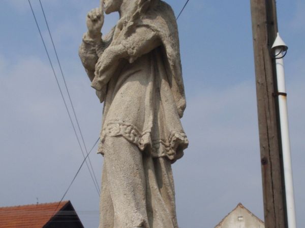 Barokní sochy v Hostěradicích - tip na výlet