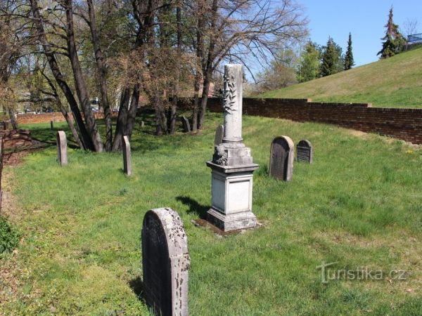 Benešov, židovské hřbitovy.