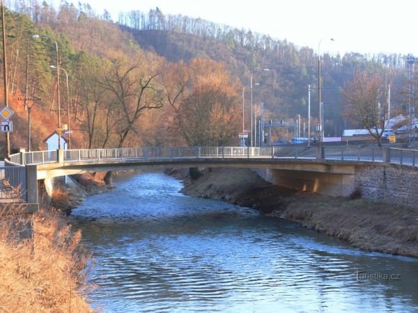 Bílovice nad Svitavou - most u Sokolovny