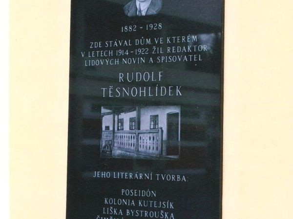 Bílovice nad Svitavou - pamětní deska Rudolfa Těsnohlídka