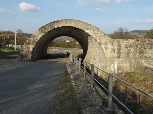 Bizarní ludkovické mosty