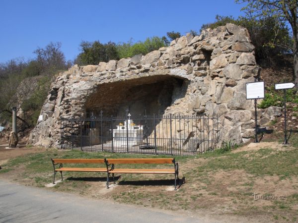 Bohutice - Lurdská jeskyně