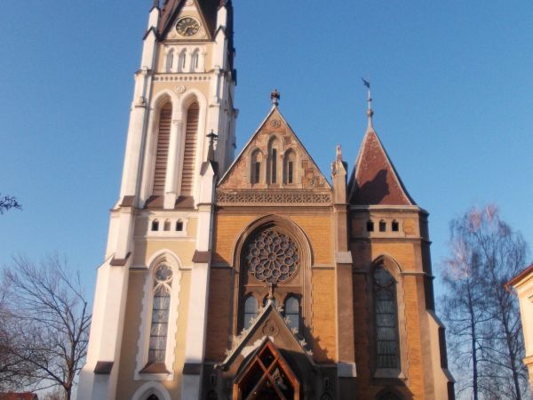 Český Těšín - farný kostol Božského srdca Pána