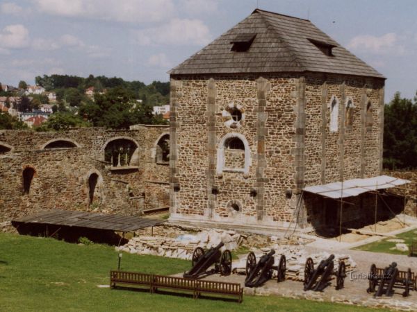 Cheb – dvoupodlažní kaple sv. Martina, Erharda a Uršuly