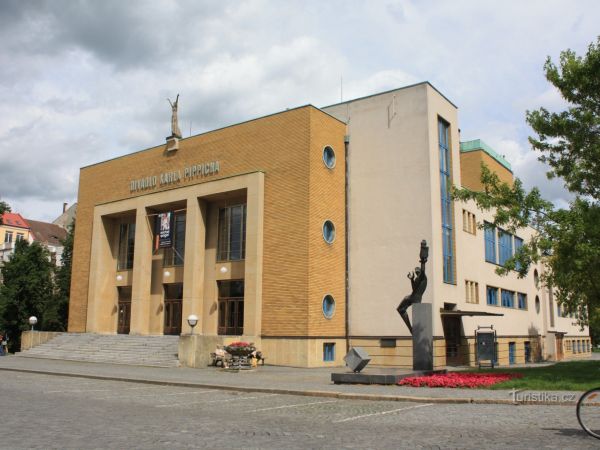 Chrudim - divadlo Karla Pippicha