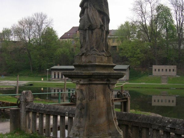 Chvalkovice - socha sv. Jana Nepomuckého - tip na výlet