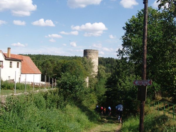 Dobronice u Bechyně zřícenina středověkého hradu nad řekou Lužnicí