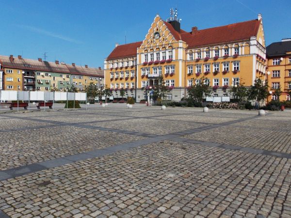 Dominanta těšínského náměstí - budova radnice