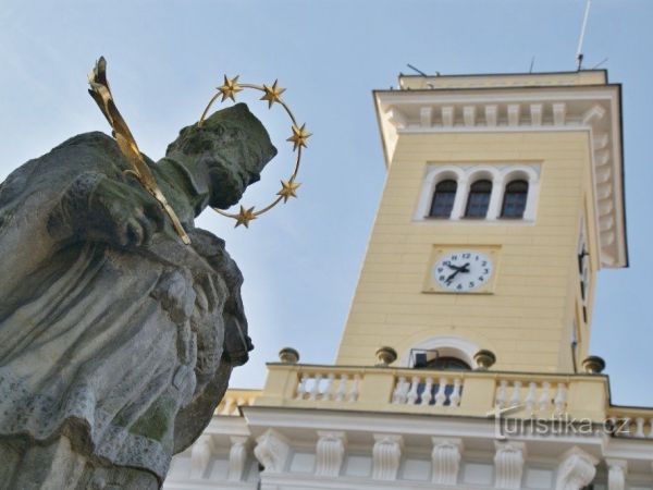 Frenštát pod Radhoštěm - socha sv. Jana Nepomuckého - tip na výlet