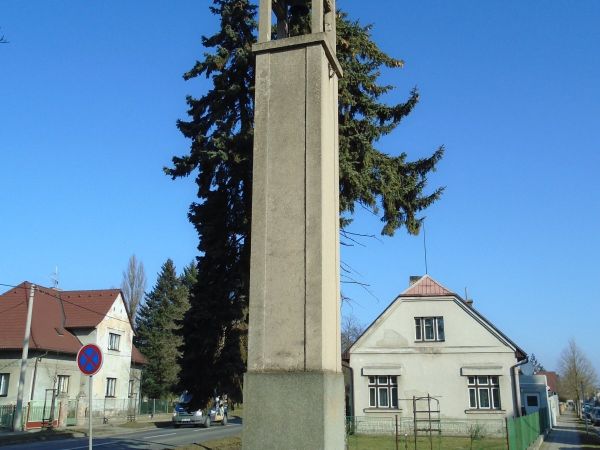 Funkcionalistická zvonice Církve československé na Pouchově