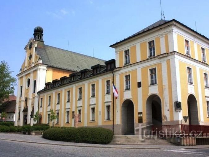 Havlíčkův Brod - klášterní kostel sv. Rodiny