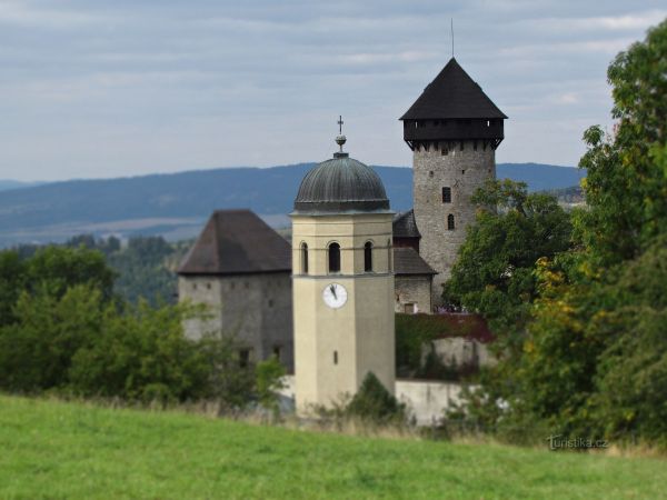 Hlavní věž hradu Sovinec - tip na výlet