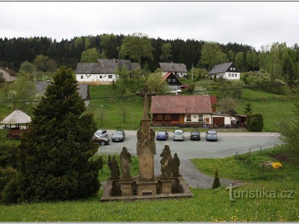 Hlavňov - obec pod Broumovskými stěnami