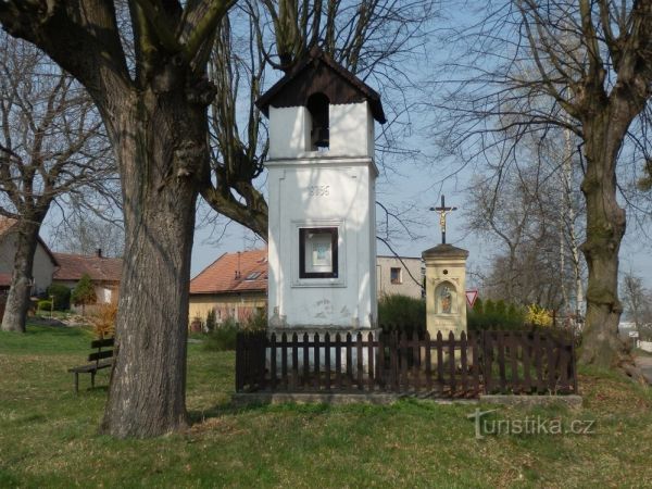 Horní Raškovice – zvonička a křížek aneb proč se zvonívalo - tip na výlet