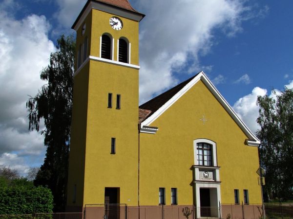 Hrubá Vrbka - evangelický kostel - tip na výlet