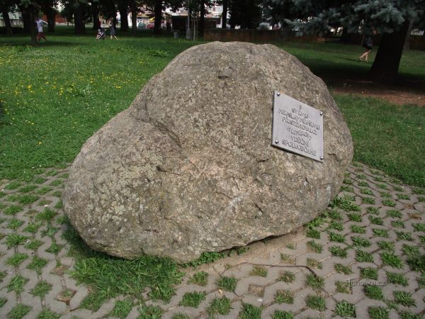 Humpolec – Hliníkova pamětní deska a Hujerova švestička (park Stromovka) - tip na výlet