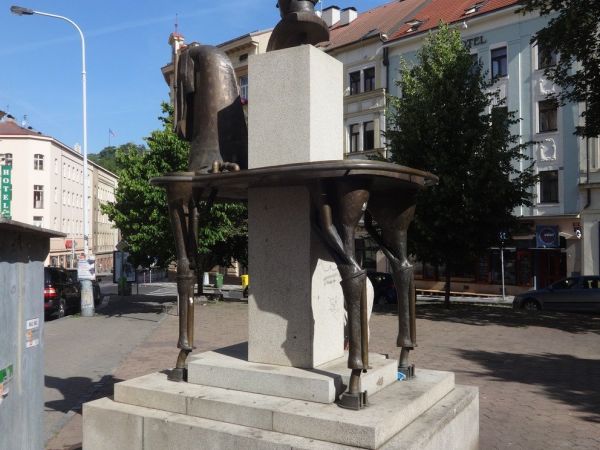 Jezdecká socha Jaroslava Haška a Dobrý voják Švejk