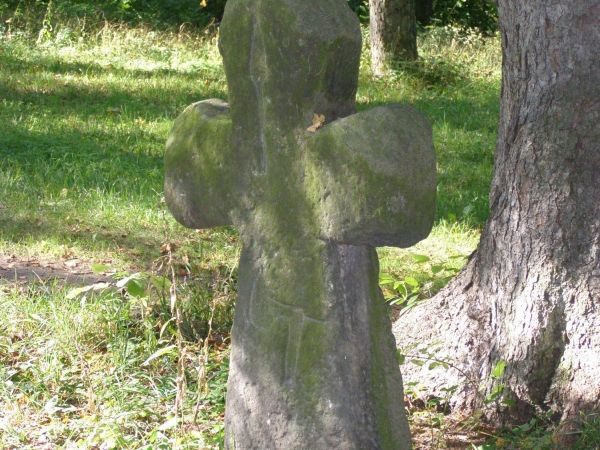 Josefov - smírčí kříž v sadech TGM