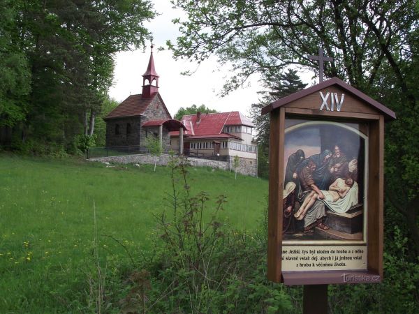 Kaple sv. Martina, křížová cesta a chata na Olšanských horách