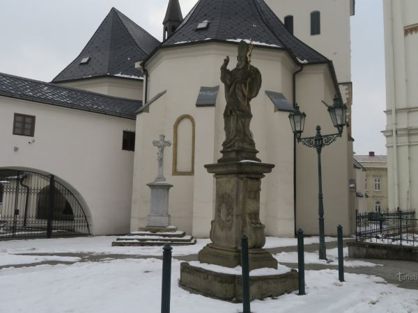 Karviná - jediné dvě sochy sv. Patrika v Česku