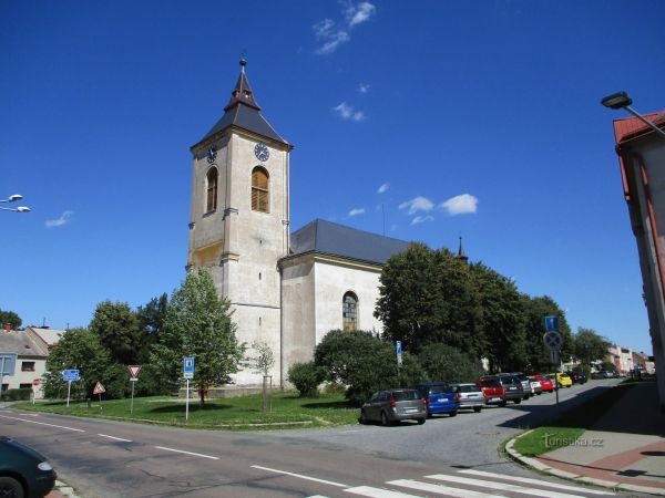 Kostel Nanebevzetí Panny Marie v Nechanicích
