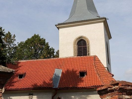 Kostel Povýšení svatého kříže ve Vrbně