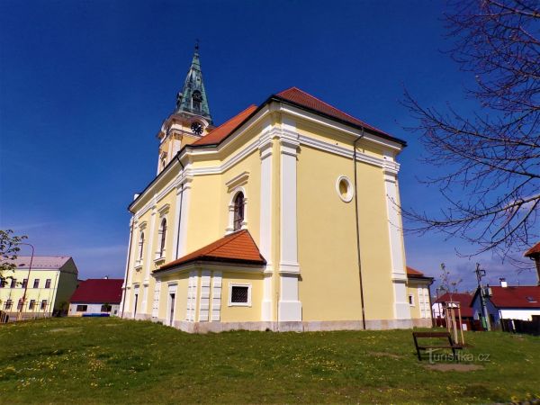 Kostel sv. Stanislava, biskupa a mučedníka ve Smidarech