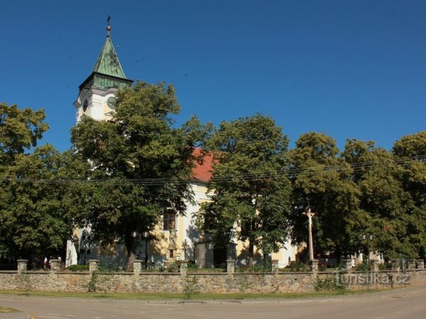 Kostel sv. Václava v Dolních Bojanovicích - tip na výlet