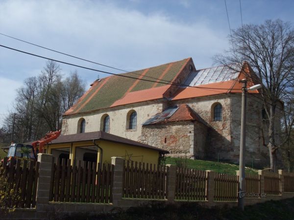 Kostel Svatého Wolfganga - Ostroh / Seeberg / - tip na výlet