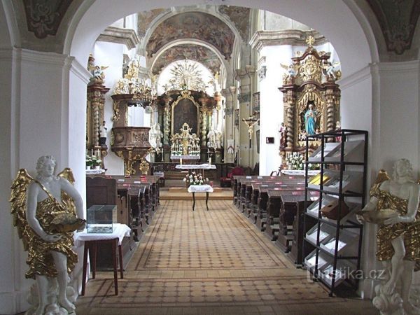 Kostel Všech svatých ve Stříbře - tip na výlet