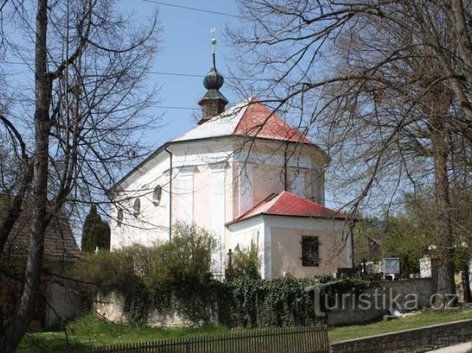 Kunštát - hřbitovní kostel sv. Ducha a hrob Františka Halase