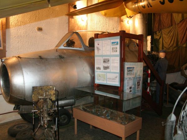 Letecké muzeum Deštná