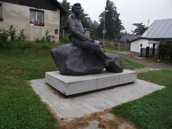 Lipnice nad Sázavou a Jaroslav Hašek (hrob, socha a busta) - tip na výlet