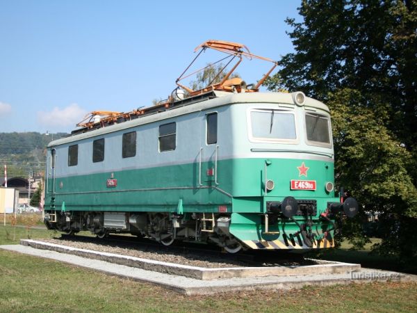 Lokomotivní pomník - E 469.110