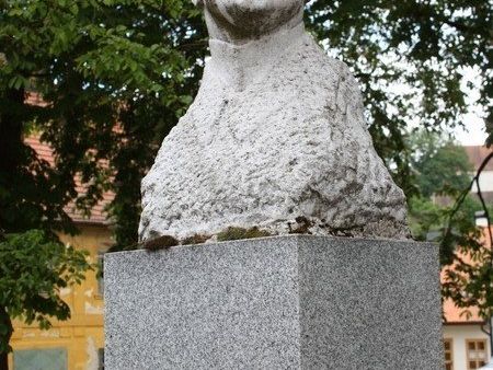 Lomnice - pomník Josefa Uhra